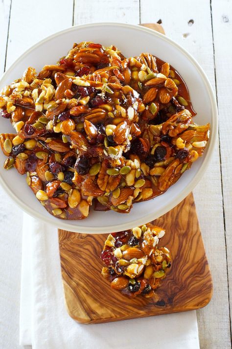 Sweet brittles are the perfect snack to keep around your house during the holidays for hungry guests to munch on. Get the recipe at Honest Cooking. Patty Food, Nut Brittle, Brittle Recipes, Spain Food, Nut Recipes, Peanut Brittle, Homemade Candies, Candy Recipes, Food Gifts