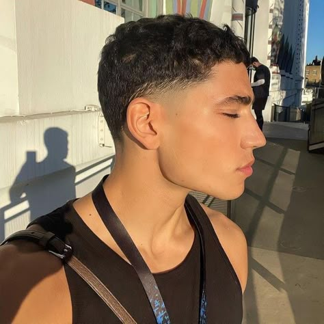 Curly Bald Hair, Buzz Cut With Taper Fade, Curly Buzzcut Men, Buzz Cut Curly Hair, Buzzcut Styles, Curly Buzz Cut, Winter Outfits Old Money, Summer Outfits Old Money, Mens Haircuts Thick Hair