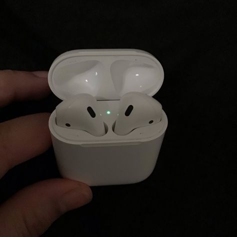 AirPods 1st Generation Airpods First Gen, Airpods 1st Generation, New Airpods, Photo Phone Case, Streamer Dr, Xmas List, Air Pods, My Iphone, Gen 1