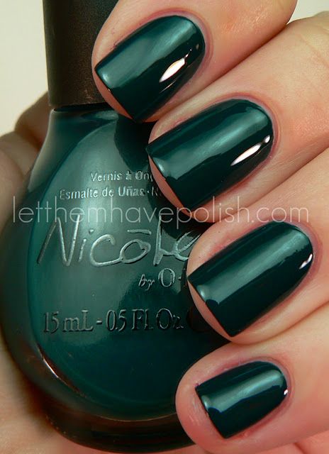 Deep Emerald green nail polish. It would look fabulous on toes during the summer with a pair of cute sandals. Emerald Green Toe Nails, Toes Nails, Emerald Nails, Unghie Nail Art, Green Nail Polish, Green Nail, Her Nails, Nails Colors, Dark Nails