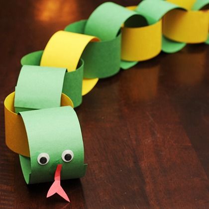 25 Beautiful Brazil-Inspired Crafts For Kids – Page 16 – Play Ideas Paper Chain Snake, River Ecosystem, Paper Snake, Jungle Book Birthday, Snake Craft, Seven Days Of Creation, Jungle Book Party, Jungle Crafts, Snake Crafts