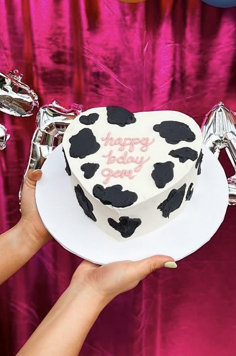 Cow Print Heart Cake, Space Cowgirl Cake, Cow Print Cakes, Birthday 28, Barn Birthday Party, Cowgirl Cake, Cowgirl Cakes, Cow Cakes, Beauty Cakes