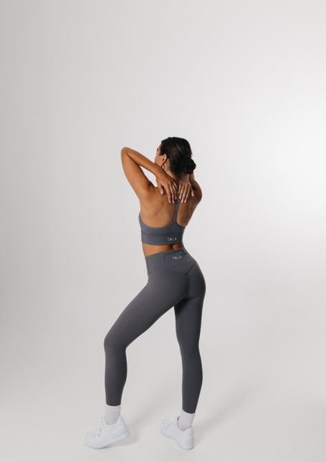 Demand more from your leggings with SkinLuxe™. Featuring a subtle sweet-heart contour to flatter your natural curves and a cinched waistband that perfectly balances compression and comfort, you can relax into your movement whether you are running or practising yoga. The unique fabric blend creates a lightweight feel th Gym Leggings Women, Leggings Collection, Unique Fabric, Natural Curves, Gym Leggings, Yoga Pants, Zip Pockets, Everyday Wear, Gym