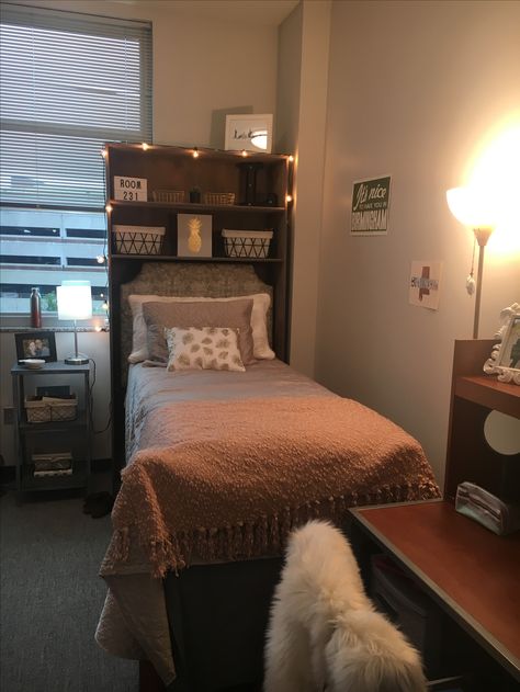 UAB dorm room!! #dorm #college #uab #style Uab Dorm Room Ideas, Dorm Room Headboards, Style College, Bunk Beds Boys, Dorm Room Hacks, Cool Dorm Rooms, Girls Dorm Room, College Dorm Decorations, College Dorm Rooms