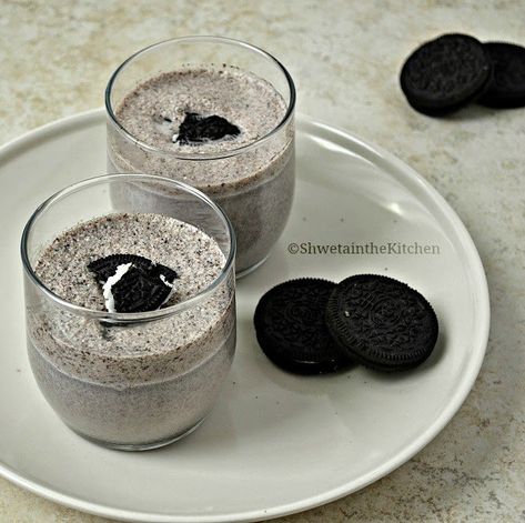 Milkshake Aesthetic, Oreo Milkshake Recipe, Nutella Milkshake, Cookies And Cream Milkshake, Oreo Milk, Oreo Shake, Oreo Dessert Recipes, Oreo Milkshake, Easy Coffee Recipes