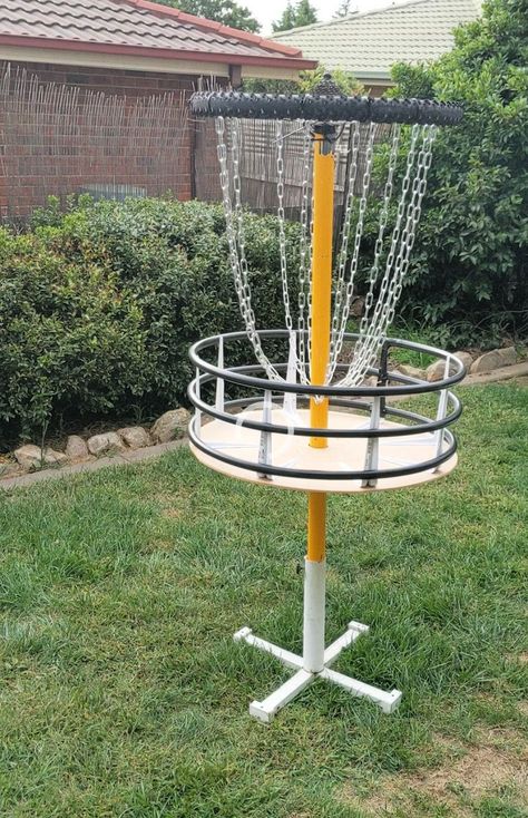 20 Homemade DIY Disc Golf Basket Ideas Diy Disc Golf Basket, Golf Basket Ideas, Disk Golf, Disc Golf Basket, Disc Golf Baskets, Disc Golf Courses, Frisbee Golf, Basket Crafts, Outdoor Game