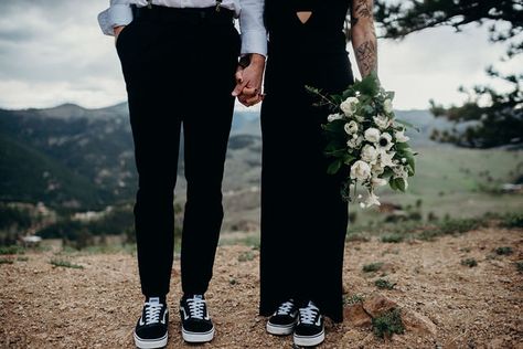 Matching Shoes For Couples Wedding, Matching Vans Wedding, Matching Vans Couple, Casual Groomsmen Attire, Vans Wedding, Vans Outfit Men, Casual Groomsmen, Sneakers Wedding, Equestrian Ranch