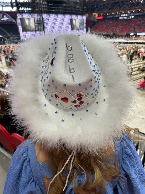 Bedazzled Cowboy Hat Taylor Swift, Taylor Swift Cowboy Hat Diy, Taylor Swift Cowboy Hats, Cowboy Hat Concert Outfit, Cowboy Hat Concert, Cowboy Hat Eras Tour, Cowboy Hat Taylor Swift, Taylor Swift Cowboy Hat, Concert Cowboy Hat