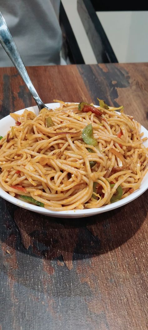 Noodles Pic, Delicacy Food, Noodles, Spaghetti, Restaurant, Ethnic Recipes, Quick Saves, Nature