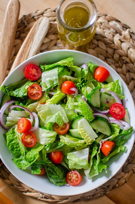 White Balsamic Vinaigrette, Healthy Food Board, Resep Salad, Food Motivation, Yummy Salad Recipes, Healthy Food Dishes, Healthy Food Motivation, Balsamic Vinaigrette, Healthy Food Ideas