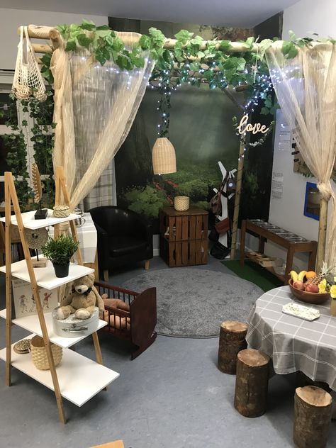 Reggio Role Play Area, Ece Room Ideas, Childcare Home Corner Ideas, Curiosity Room Ideas, Curiosity Approach Role Play, Reggio Inspired Home Corner, Curiosity Approach Eyfs Home Corner, Home Corner Activities, Reggio Home Corner