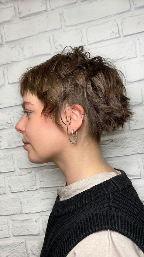 MICRO BOB 4 @_ricfl . . . #microbob #bobhaircut #texturedbob #londonhairstylist #lulurichards | Instagram Micro Bob Haircut, Undercut Short Hair, Micro Bob, Short Shag Haircuts, Shaggy Short Hair, Crop Hair, Cut Her Hair, Short Pixie Cut, Undercut Hairstyles