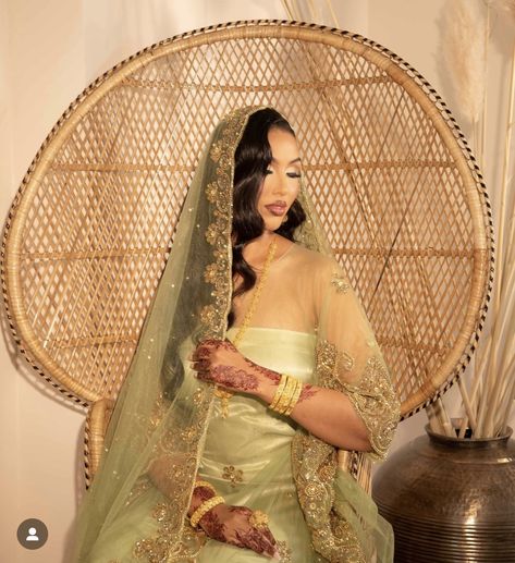 Dirac Somali, Somali Wedding, Bridal Hairstylist, Green Wedding Dresses, Nikkah Dress, Instagram Dress, Dream Wedding Ideas Dresses, Cute Poses For Pictures, Dreamy Wedding