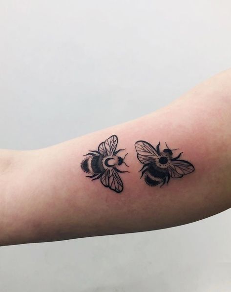 Lil Bee Tattoo, Bee With Moon Tattoo, Sun Bee Tattoo, Bee Best Friend Tattoo, Celestial Bee Tattoo, Sun And Bee Tattoo, Moon Bee Tattoo, Dark Bee Tattoo, Bee And Sun Tattoo