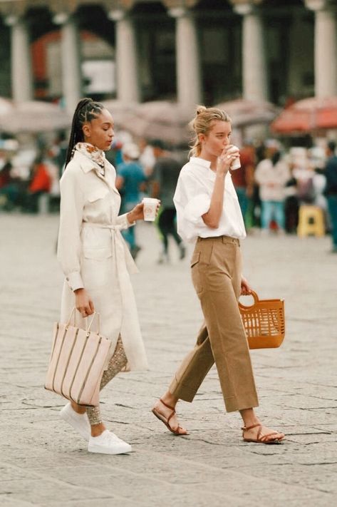 :: Travel Outfit Spring, Minimalist Moda, Stile Casual Chic, Jeans With Heels, Style Inspiration Spring, Looks Chic, Alexa Chung, Mode Inspo, Look Vintage