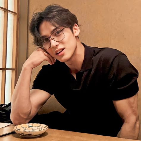 kim mingyu boyfriend muscles Kim Min Gyu, Going Seventeen, After Midnight, Mingyu Seventeen, Kim Min, Korean Men, Boyfriend Pictures, Boyfriend Material, Boy Bands