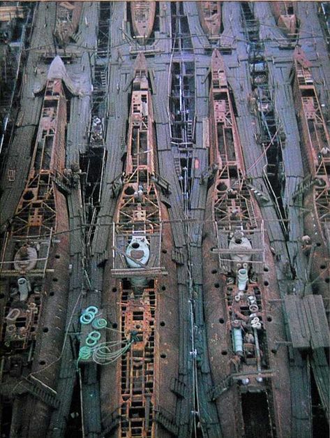 This photo from 1943 shows the mass production of U-boot on a german shipyard. For minimizing the damage caused by aerial attacks, the parts of these submarines were produced in separated and distant places, to be later transported to the shipyards where the submarines could be then quickly assembled and equipped. Boat Construction, German Submarines, U Boat, Abandoned Ships, Success And Failure, Mass Production, Navy Ships, Tall Ships, Model Ships