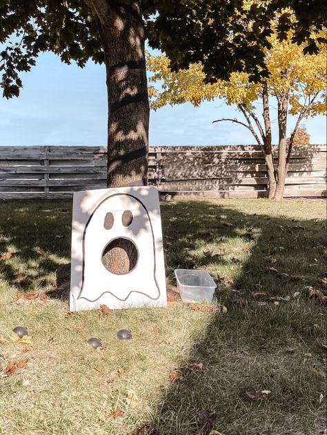 Party Lawn Games, Fun Games For Children, Cornhole Diy, Simple Halloween Party, American Flag Cornhole Boards, Wedding Cornhole Boards, Diy Cornhole Boards, Halloween First Birthday, Cornhole Boards Designs