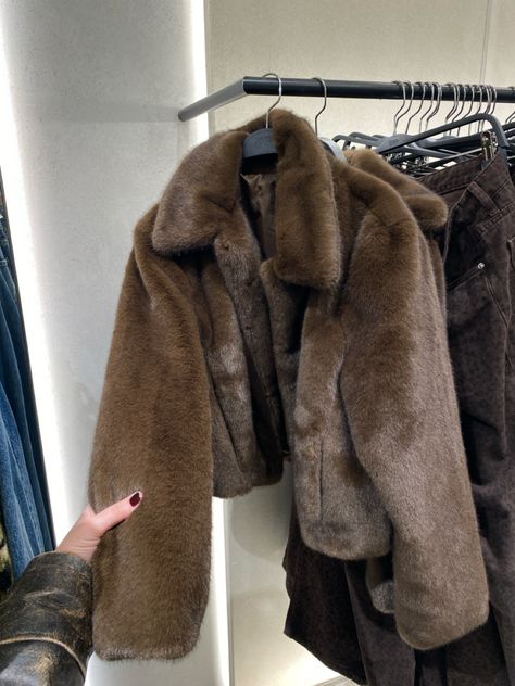 Zara brown faux fur jacket 5320/872 Fur Coat Brown, Brown Fur, Fit Check, Faux Fur Jacket, Fur Jacket, Fur Coat, Faux Fur, Zara, Instagram Photos