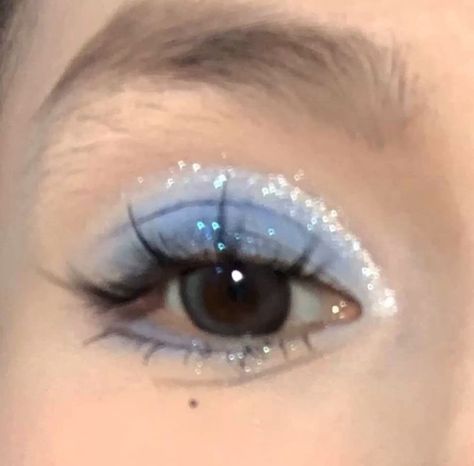 Blue Easy Eye Makeup, Messy Blue Eyeshadow, Blue Eyes Blue Eyeshadow, Blue Eye Looks Eyeshadows, Light Blue Fairy Makeup, Sparkly Blue Makeup, Blue Eyeshadow Makeup Tutorial, Blue And White Eye Makeup, Soft Blue Makeup