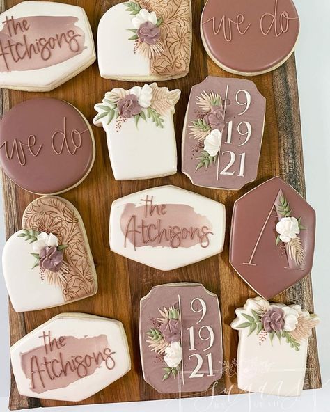 Fall Bridal Shower Cookies, Fall Wedding Shower Cookies, Fall Wedding Cookies Decorated, Boho Bridal Shower Cookies, Fall Bridal Shower Cookies Decorated, Wedding Cookies Boho Theme, Boho Wedding Cookies Decorated, Rustic Bridal Shower Cookies Decorated, Wood Themed Wedding