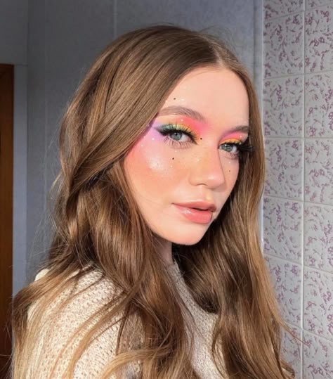 Rainbow Makeup is All Over Instagram – Recreate These Colorful Looks Ahead of Spring Makeup For Multicolored Dress, Spring Aesthetic Makeup, Rainbow Gem Makeup, Subtle Rainbow Makeup, Easy Pride Makeup Ideas, Simple Rainbow Makeup, Pride Makeup Ideas Easy, Pride Make Up, Pastel Rainbow Makeup