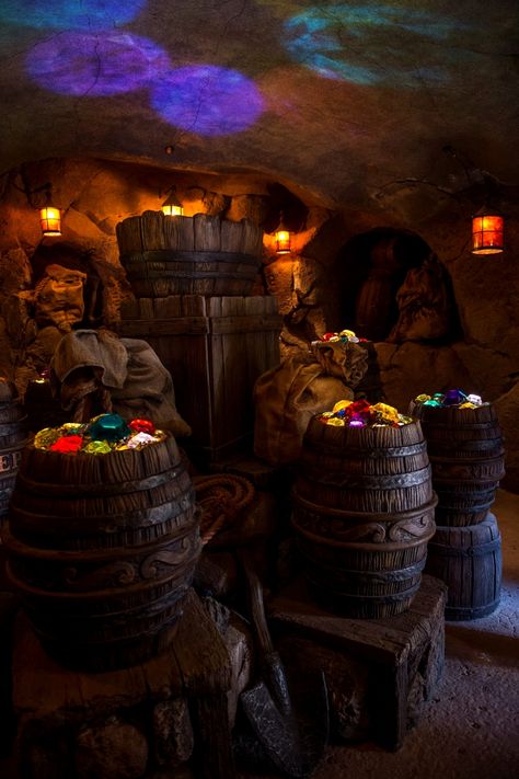 Seven Dwarfs Mine Train queue at WDW features barrels of gems that guests can rotate Vsco Disney, Disney World Attractions, Seven Dwarfs Mine Train, Disney World Rides, Disney Imagineering, Disney World Magic Kingdom, Disney Rides, Corny Jokes, Disney Travel