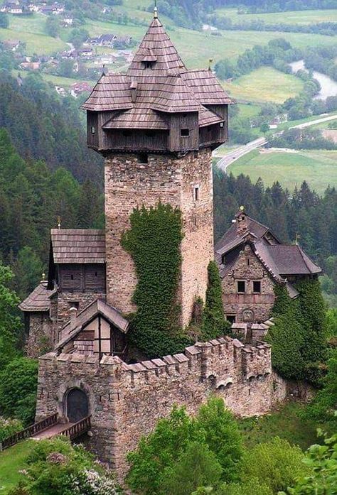 Karlstejn Castle, Roman Castle, Castle Austria, Frankenstein Castle, Tower Castle, Bohemian Crown, Old Castle, Chateau Medieval, Gothic Castle