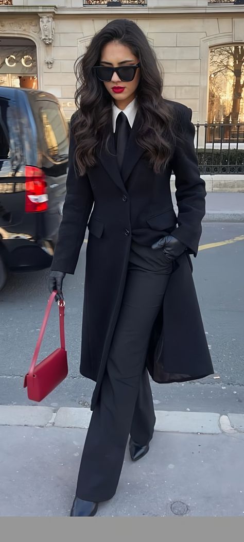 Amal Clooney Court, Black Luxury Aesthetic Outfits, Women Suit Outfits Fashion, Stylish Court Outfits, Classy Outfits With Tattoos, Power Suits For Women Business, Suit With Tie Women, Rich Core Outfits, Furneal Ideas Outfits Black