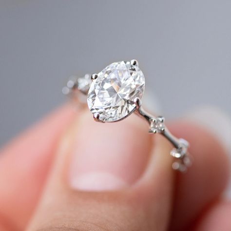 Disney Engagement Rings, Classic Solitaire Ring, Nature Engagement Ring, Nature Inspired Rings, Wedding Ring Necklaces, Moissanite Engagement Ring Oval, Moissanite Engagement Ring Solitaire, Oval Moissanite, Three Stone Engagement