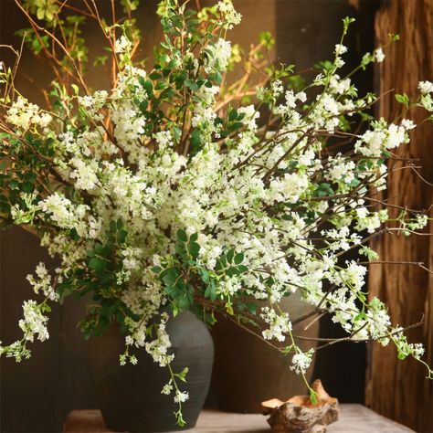 Christmas Floral Decor, Therapy Space, Willow Flower, Bridal Wreath, Diy Living Room Decor, Decor Studio, Artificial Flowers And Plants, Photography Decor, Home Wedding Decorations