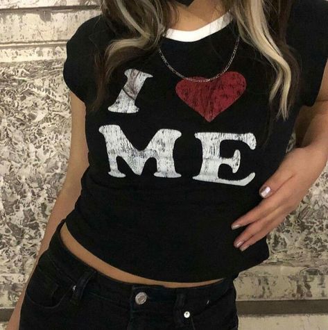 I Love Me Outfit, I Love Me Shirt Outfit, Types Of Styles Fashion, Cameron Core, Baggy Outfit Ideas, Dr Wardrobe, Guts Tour, Grunge Outfit, Black Lipstick