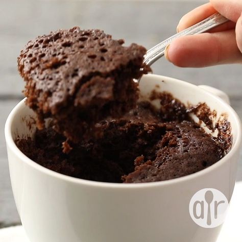 Microwave Mug Cake, Microwave Mug, Microwave Dessert, Easy Mug Cake, Vanilla Mug Cakes, Chocolate Mug Cake, Mug Cake Microwave, Chocolate Mug Cakes, Chocolate Mugs