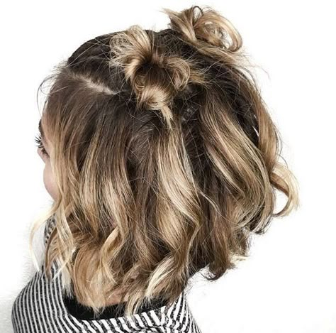 10 Drop-Dead Gorgeous Ways to Style Short Hair| Top Knot| Bob| Hairstyles Space Buns, Penteado Cabelo Curto, Cute Hairstyles For Short Hair, Hair Stuff, Short Hairstyles For Women, Hairstyles Haircuts, Hair Dos, Cute Hair, Gorgeous Hair