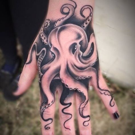 Dragons Lair, Kraken Tattoo, Octopus Drawing, Octopus Tattoo Design, Octopus Tattoos, Tattoos Mandala, Tattoos Geometric, Octopus Tattoo, Hand Tattoos For Women