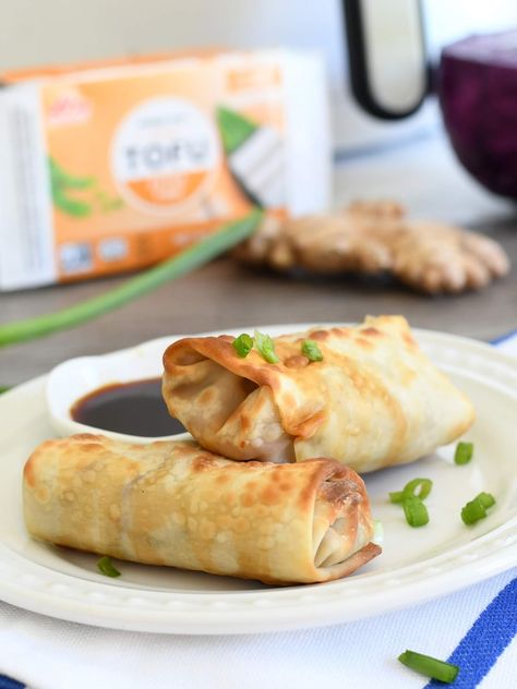 Tofu Egg Rolls, Vegetarian Egg Rolls, Vegan Recepies, Vegan Entree, Egg Roll Recipes, Quick And Easy Recipes, Entree Recipes, Vegetarian Cooking, Tofu Recipes