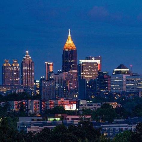 Atlanta City Skyline, Atlanta Aesthetic, Building Pictures, Atlanta Tattoo, Atlanta Midtown, City View Apartment, Atlanta Art, Atlanta City, Atlanta Skyline