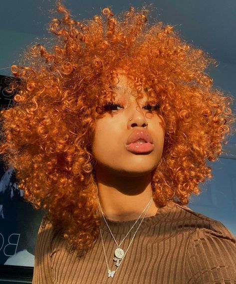 Orange Curly Hair, Girly Vibes, Dyed Curly Hair, Hair Color Orange, Red Curly Hair, Ginger Hair Color, Dyed Hair Inspiration, Colored Curly Hair, Dyed Natural Hair