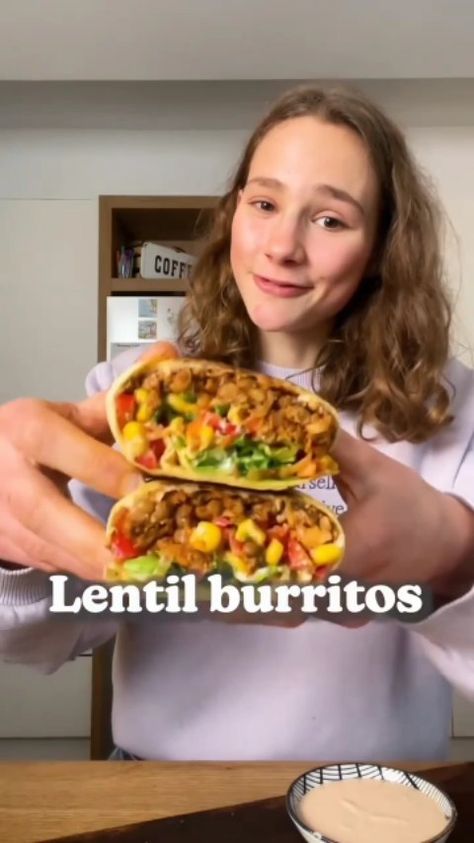 Lentil Burrito, Veggie Salsa, Vegan Bowl Recipes, Cashew Cream Cheese, Vegan Plan, Vegan Recepies, Vegan Burrito, Vegan Challenge, Plant Based Cookbook