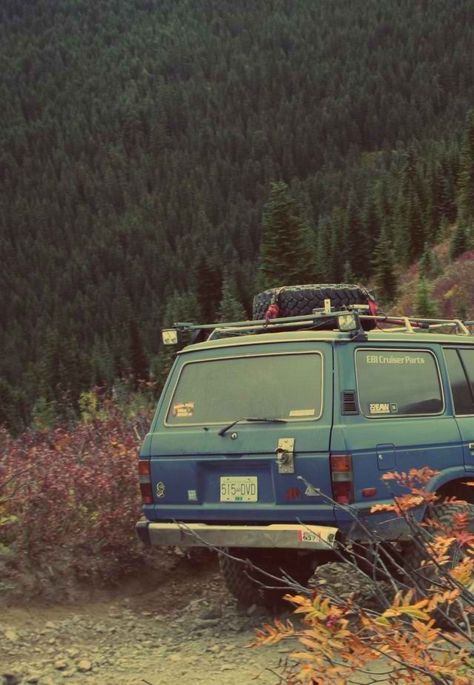 Dream adventuremobile Vampire Hunters, Dirt Road, Color Inspo, Lake Life, Dream Car, Land Rover Defender, Offroad Vehicles, Toyota Land Cruiser, Travel Aesthetic