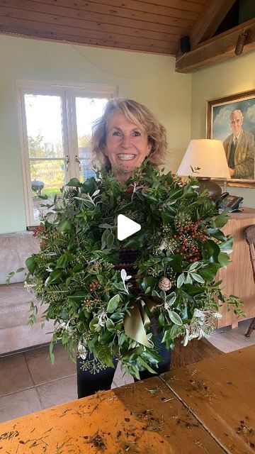 The Real Flower Company on Instagram: "Your step-by-step guide to creating your own beautiful Christmas wreath with our DIY Wreath kits 🌿 Follow along with Rosebie who shares her expert tips and order your kit via the link in our bio now - or, book onto one of our #Hampshire wreath making workshops 🎄 #ChristmasWreath #Christmas #Wreath #DoorWreath #EcoFriendlyWreath #ChristmasInspiration #LuxuryWreaths #LuxuryWreathWorkshop #DIYWreath" How To Make A Real Christmas Wreath, Live Wreath Decorating Ideas, Holly Wreath Diy, Wreath Making Workshop, Christmas Wreath Workshop, Christmas Door Wreaths Ideas, How To Make A Christmas Wreath, Live Christmas Wreaths, Real Christmas Wreaths