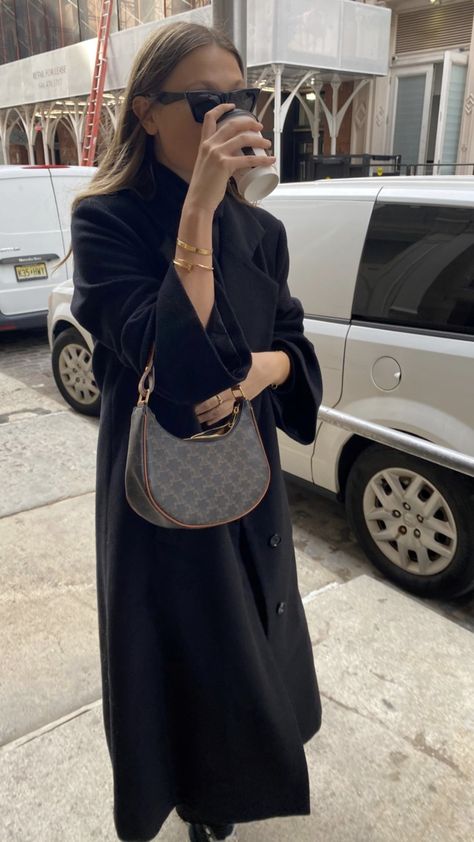 Celine Bag Outfit, Vintage Gucci Bags, Celine Ava, Ultra Mini Ugg, Fall Winter Fashion Trends, Gucci Vintage Bag, Mode Casual, Minimal Outfit, 가을 패션