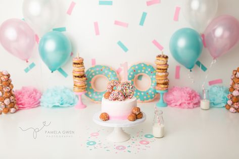 Simple Donut Cake Smash - Pink and Mint Donut Cake Smash, Half Birthday Party, Donut Themed Birthday Party, Cake Smash Theme, Cake Donut, Donut Cake, Smash Cake Girl, Donut Decorations, Girls Birthday Party Decorations