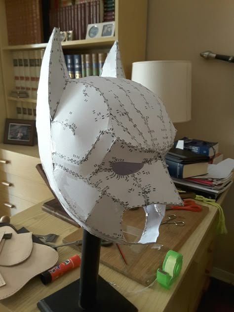 Batman Mask Diy, Diy Batman Mask, Batman Mask Template, Paper Mask Diy, Batman Cowl, Batman Diy, Cardboard Costume, Cardboard Mask, Armadura Cosplay