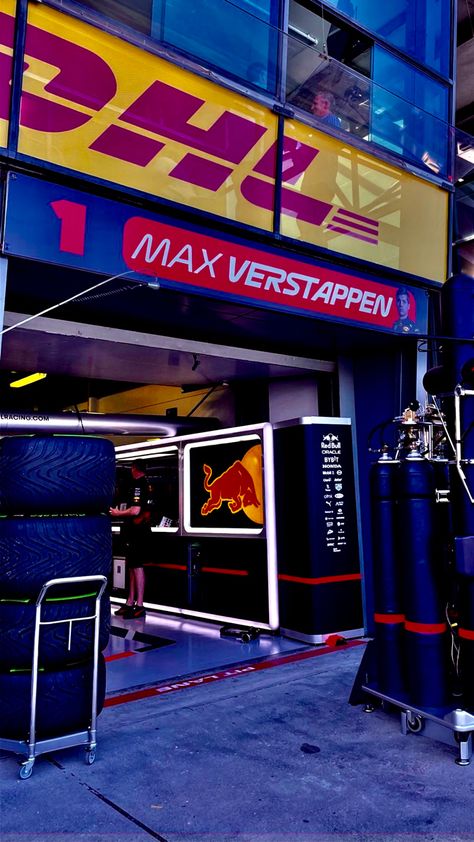 F1 Garage Aesthetic, Redbull Aesthetic F1, F1 Garage, F1 Max Verstappen, F1 Aesthetic, F1 Wallpaper, Red Bull F1, F1 Wallpaper Hd, Formula 1 Car Racing