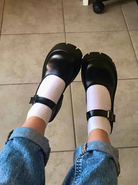 Funky Shoes, Shoe Inspo, Aesthetic Shoes, Swag Shoes, Pretty Shoes, Dream Shoes, Cute Fits, Mary Jane Shoes, Looks Vintage