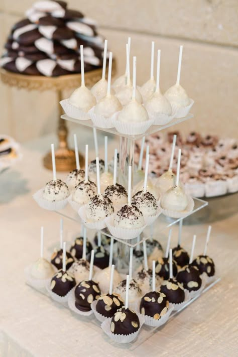 Cake Pop Table Display, Cake Pop Dessert Table, Cake Pop Display Ideas Wedding, Wedding Dessert Cake Pops, Wedding Dessert Table Ideas Simple, Wedding Dessert Table Cake Pops, Wedding Cake Pops Display, Cakepop Display Ideas, Cake Pop Display Ideas Birthday