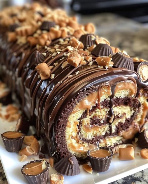 Jelly Roll Cake, Chocolate Roll Cake, Cake Roll Recipes, Peanut Butter Roll, Peanut Butter Cake, Peanut Butter Filling, Peanut Butter Cup, Brewed Coffee, Reeses Peanut Butter