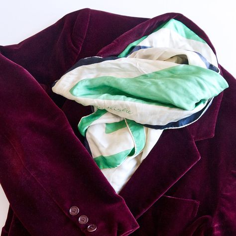 Save Money With This At-Home Dry Cleaning Hack: After doing a bit of research on how to launder dry cleaning at home, we came across this smart idea on Pinterest for making your own dry cleaning sheets that refresh and clean your clothes. Potions Diy, Cleaning Sheets, Eagle Ceremony, Dry Cleaning At Home, Cleaning Diy, Laundry Tips, Homemade Cleaning, Glass Cooktop, Clean Space