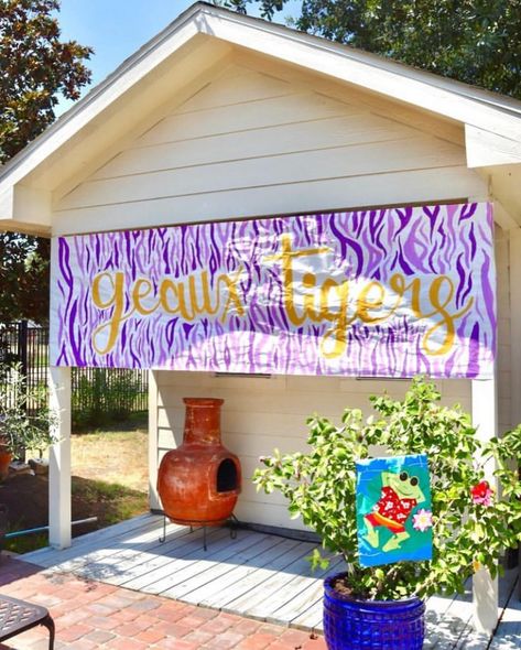 Got a game day tailgate coming up? Banners are perfect for easy decorations and photos! Once you’re done, just roll it up and use it again all season long! 🏈🤍✨ Tailgate Banner Ideas, Game Day Banners Football, Gameday Banner, Easy Decorations, Banner Ideas, 19th Birthday, Butcher Paper, Simple Decor, Fun Things